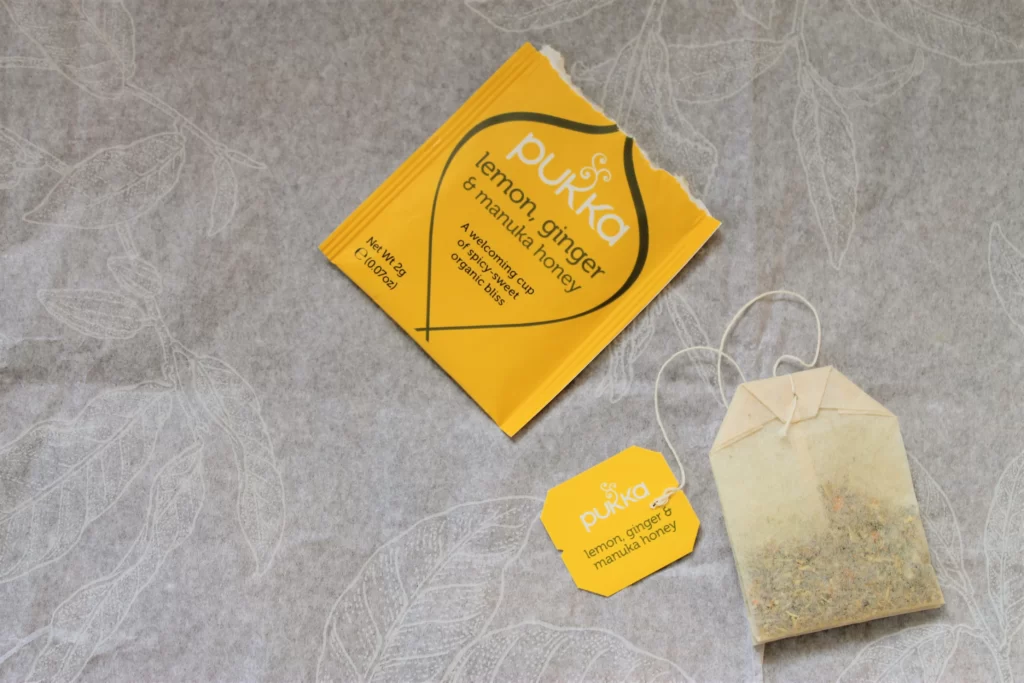 pukka lemon ginger honey teabag packaging