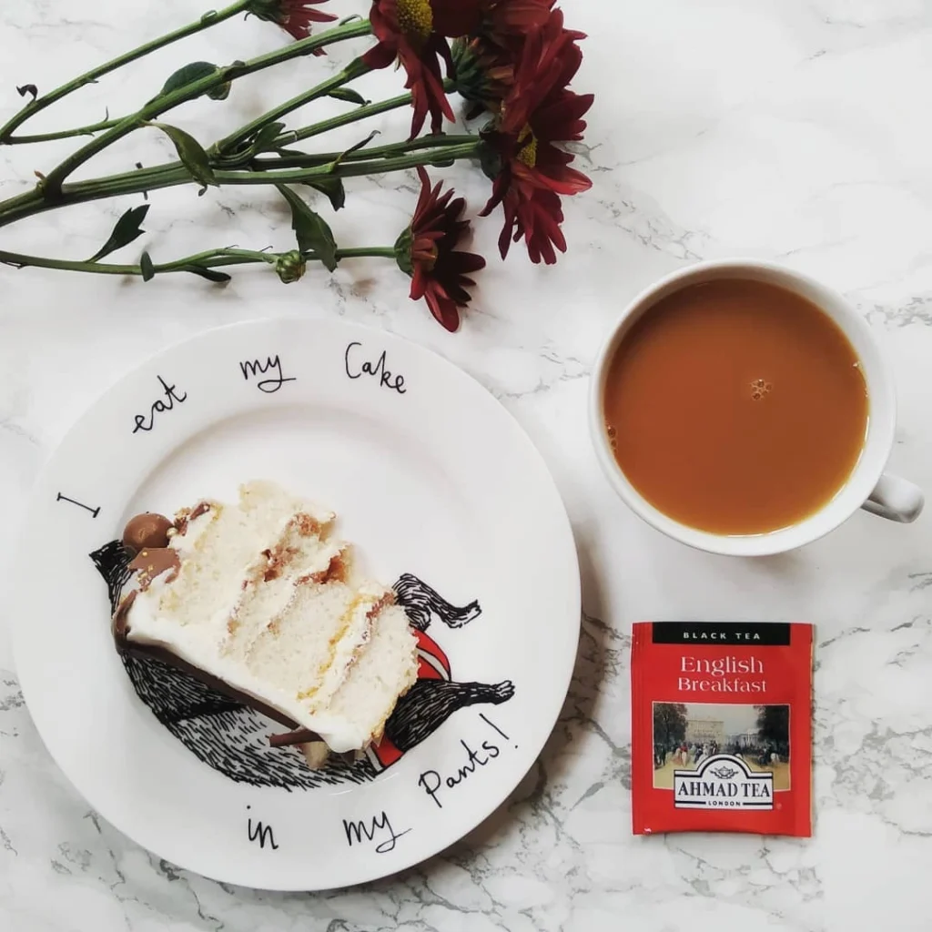 Ahmad english breakfast tea with milk