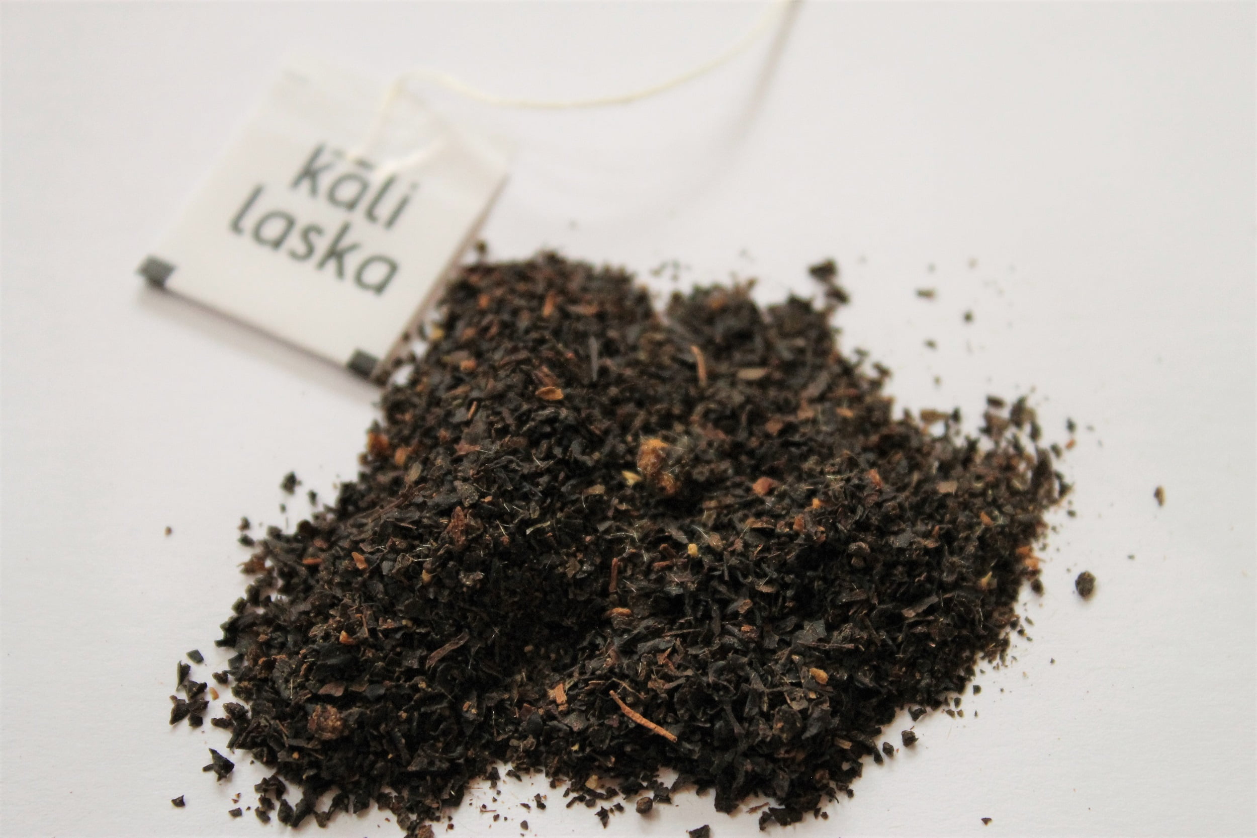 rosehip apple black tea leaves