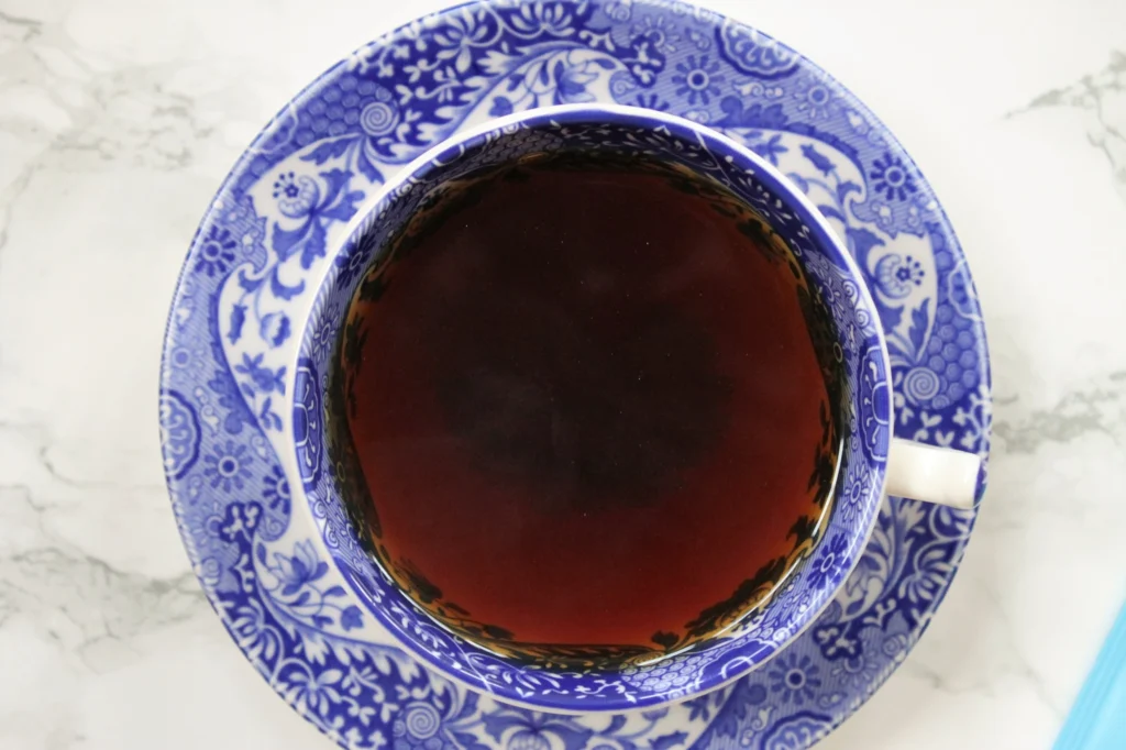 earl grey tea in blue china teacup