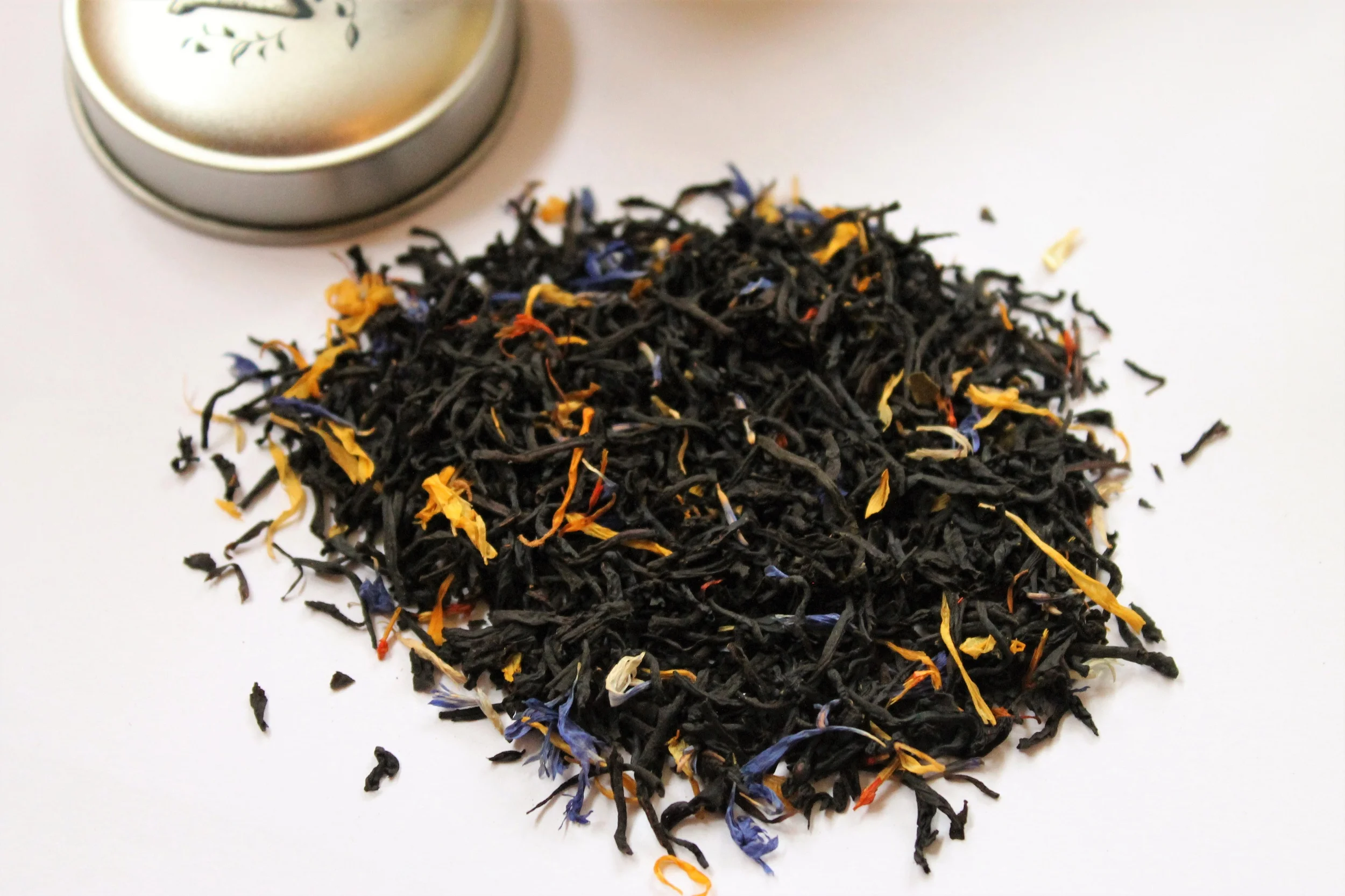 loose leaf ceylon black tea with flower petals