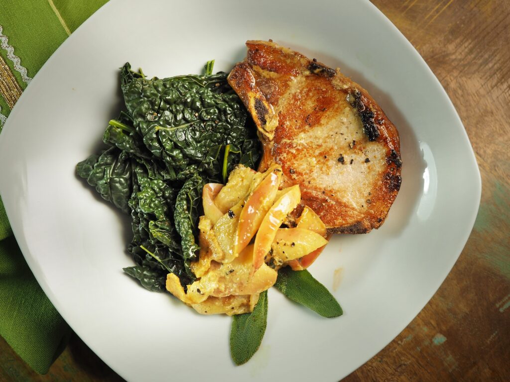 pork with apple and kale