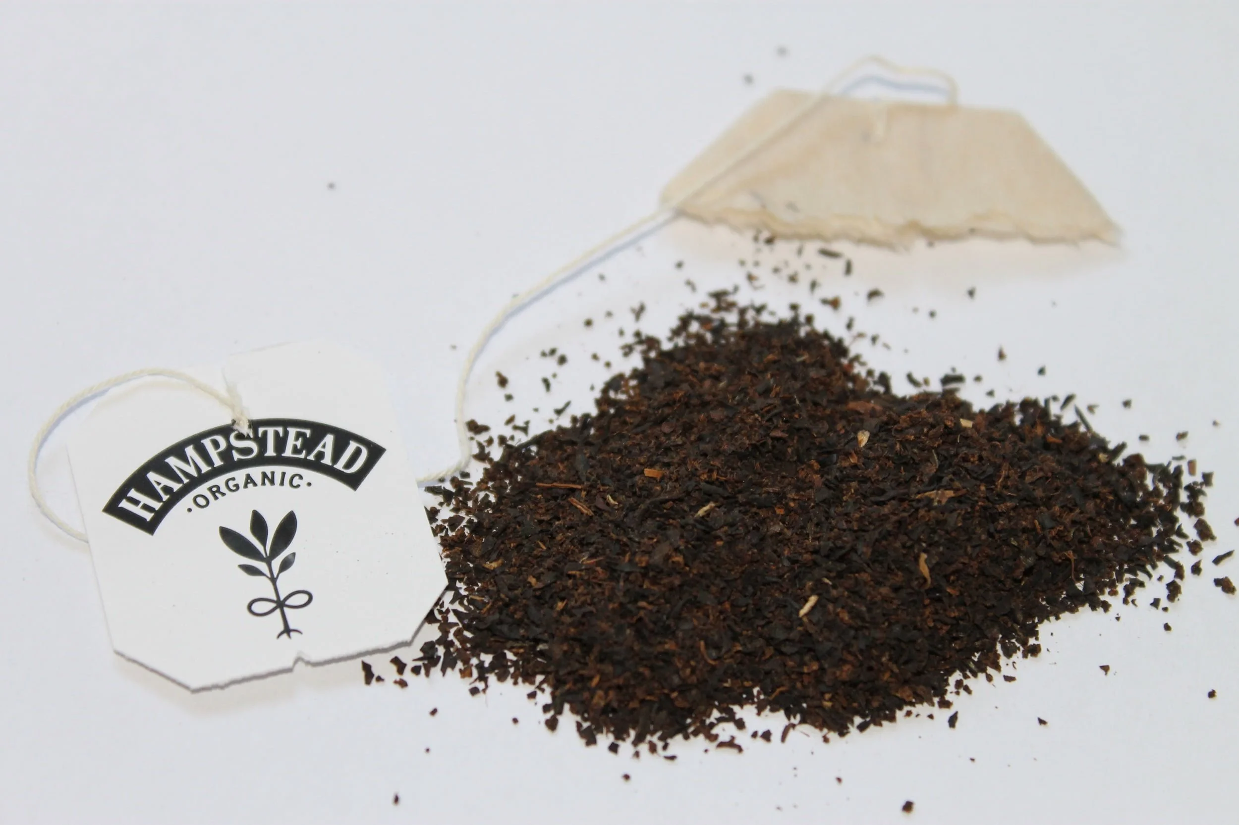 loose black tea from a teabag