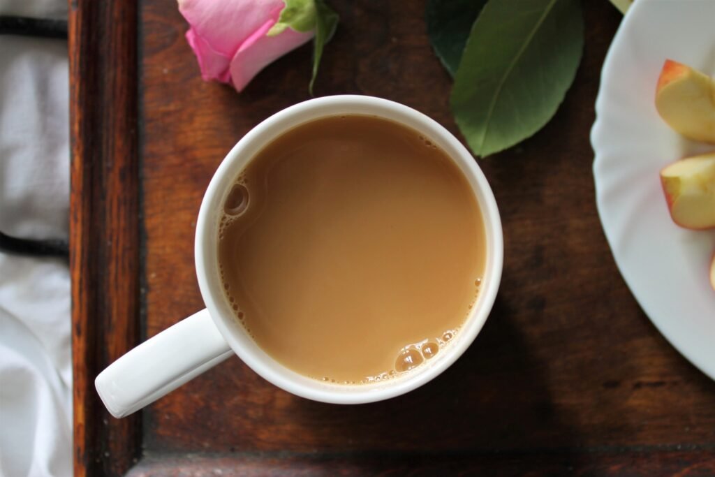 thumbnail interactive-video image 1 of Royal Tara Irish Breakfast Tea – 40g Loose Leaf In Tin, Organic & Vegan, Indian Black Tea Blend 1 of 5