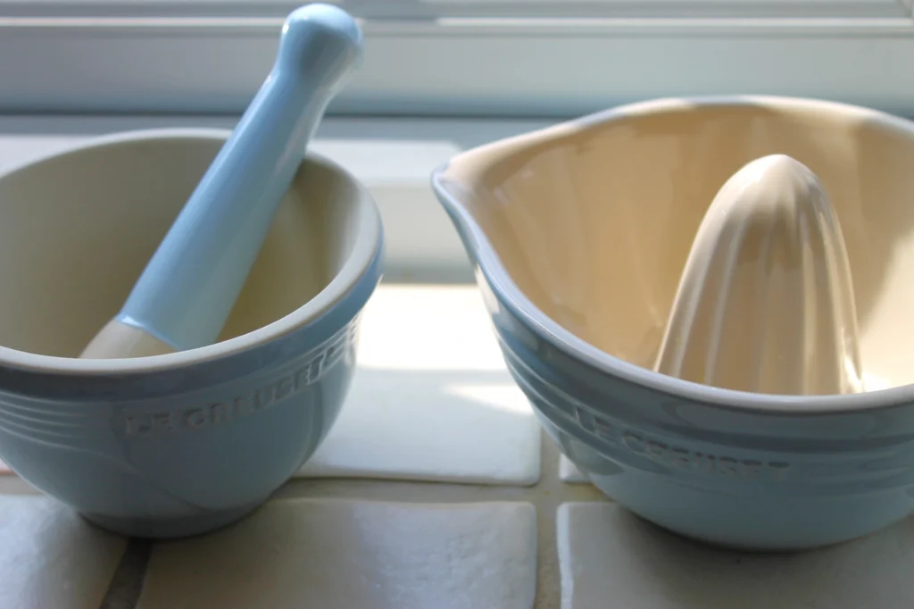 le creuset kitchen matching set