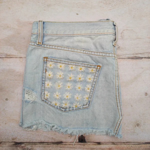 Daisy Chain Mini Skirt 🌼 Size 10 Petite - Image 6