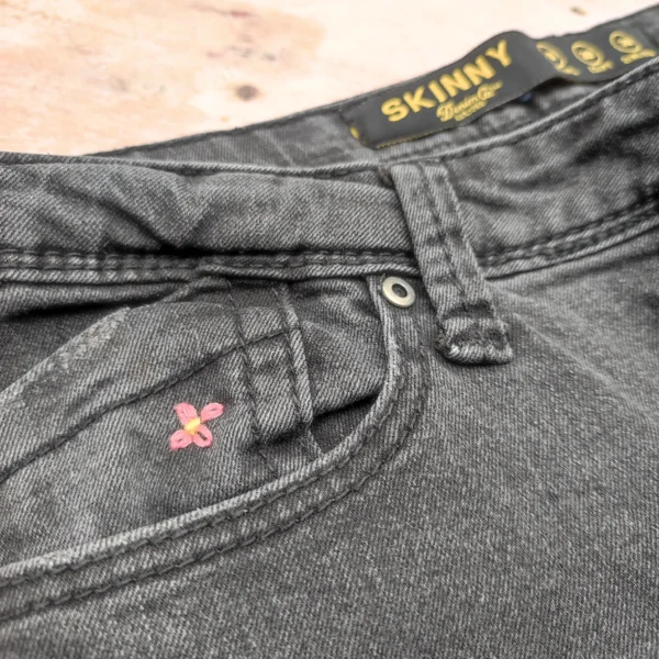 Good Vibes Skinny Crops ✌️ Size 10 - Image 4