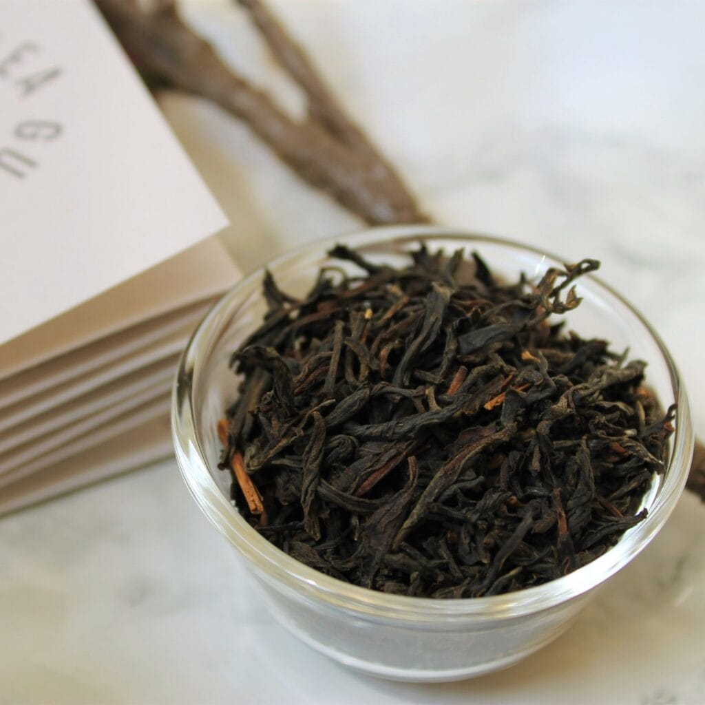 whole leaf black tea leaves