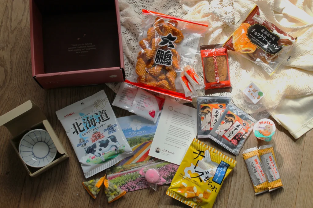 whats inside the sakuraco snack box